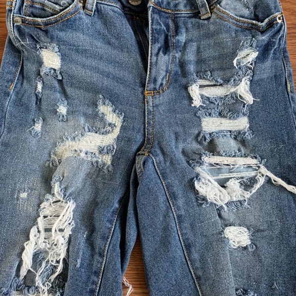 Mid Rise Bermuda Shorts - Picture 3 of 4